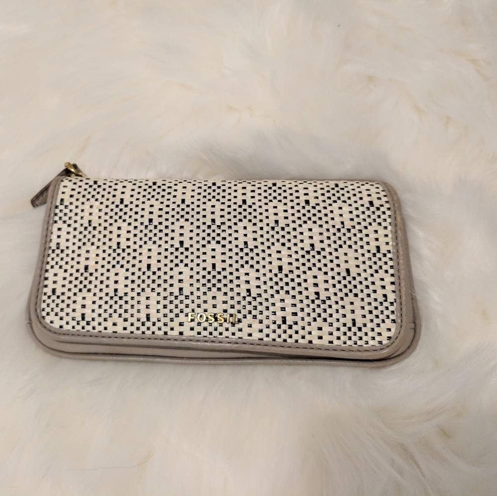 Fossil wallet